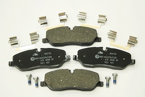 Brake Pads Front Discovery 3/4  (Textar) SFP500010 LR019618
