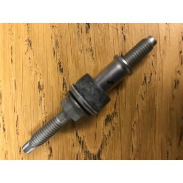 Cam Cover Stud Td4 (Genuine) LR009825