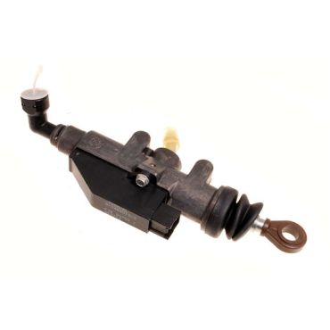 Clutch Master Cylinder D3/4 RHD (Genuine) STC500041