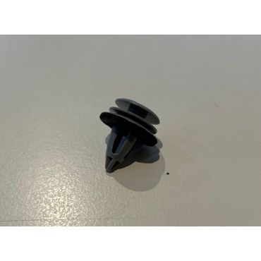 Door Trim Clip Rear 2002 On (Aftermarket) EKM100100L LR033980 LR033981 