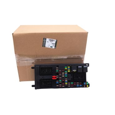 Fuse Panel (Genuine) LR032733