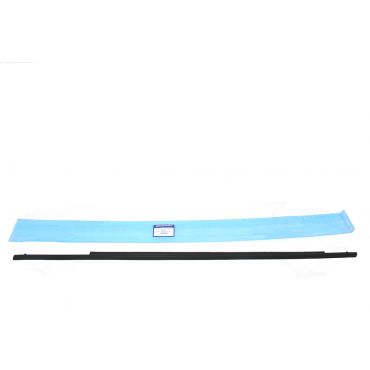 Window Weather Seal Outer LH Front D3 D4 (Britpart OEM) LR044650 CGE000492