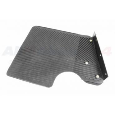Mudflap Rear LH 90 98 On (EUROSPARES) CAT500170PMA CAT500300PMA CAT500440PMA CAT500540PMA LR025786 LR032970 LR055340 *NO LOGO*