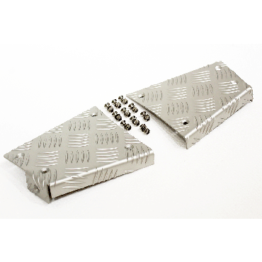 REAR CORNER CHEQUER PLATE KIT - SILVER - ALL DEF. 90 TF8206 CNKIT01-90/A